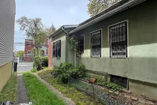 819 E 221st St, Bronx, NY 10467 - Photo 9