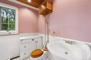 23 Colonial Dr, Smithtown, NY 11787 - Photo 19