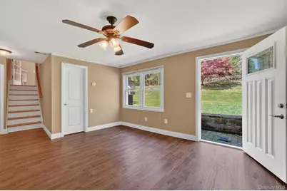8 Aspen Way, Thornwood, NY 10594 - Photo 15