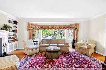 34 Longridge Road, Manhasset, NY 11030 - Photo 11