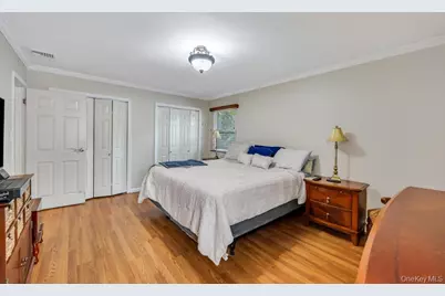 408 Lenox Road #B, Huntington Station, NY 11746 - Photo 7
