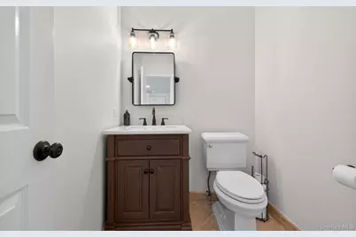 185 Plymouth Boulevard, Smithtown, NY 11787 - Photo 25