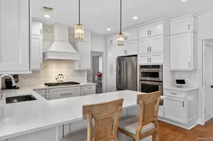 185 Plymouth Blvd, Smithtown, NY 11787 - Photo 17