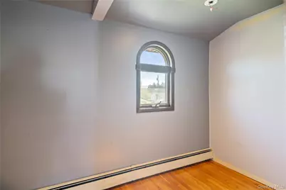 14 Greenway Circle N, Syosset, NY 11791 - Photo 19