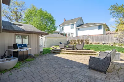 14 Greenway Circle N, Syosset, NY 11791 - Photo 25