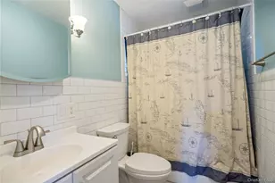 14 Greenway Circle N, Syosset, NY 11791 - Photo 21