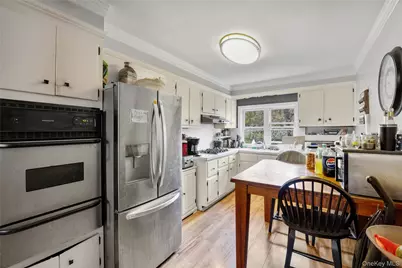 184 Roosevelt Boulevard, Hauppauge, NY 11788 - Photo 17