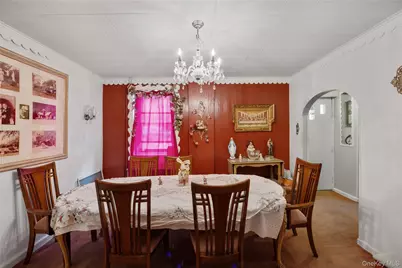 184 Roosevelt Boulevard, Hauppauge, NY 11788 - Photo 5