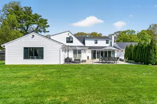 2 Sherwood Ln, Roslyn Heights, NY 11577 - Photo 17