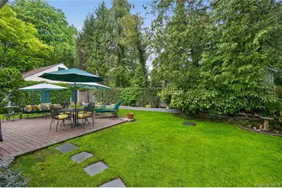 28 Midway Avenue, Locust Valley, NY 11560 - Photo 11