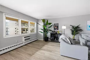 25 Neptune Blvd, Long Beach, NY 11561 - Photo 11