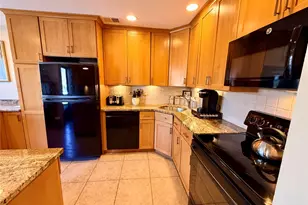81 Stanford Ct, Wantagh, NY 11793 - Photo 5