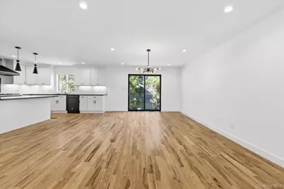 217 Hempstead Avenue, Malverne, NY 11565 - Photo 5