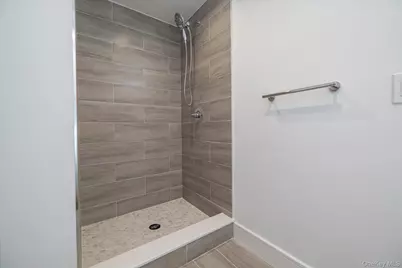 217 Hempstead Avenue, Malverne, NY 11565 - Photo 23
