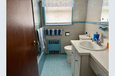 530 Colonade Road, West Hempstead, NY 11552 - Photo 9