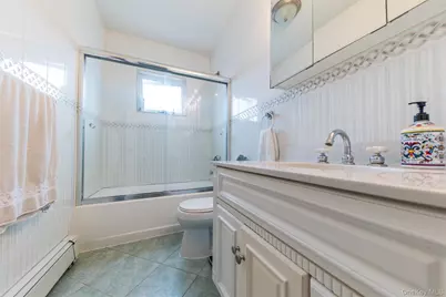 102 Davison Avenue, Oceanside, NY 11572 - Photo 17