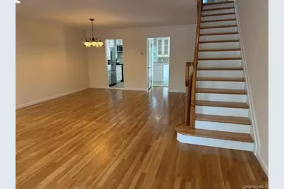 71 Orchard Street, Manhasset, NY 11030 - Photo 3