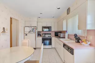 148 Harris Dr, Oceanside, NY 11572 - Photo 5
