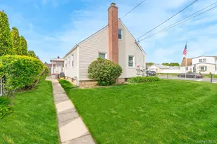 1 Robert Ave, Massapequa, NY 11758 - Photo 7