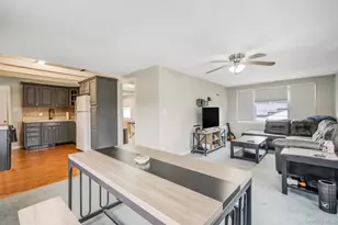580 Center Briarwood Ave, West Islip, NY 11795 - Photo 19