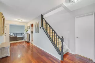 580 Center Briarwood Ave, West Islip, NY 11795 - Photo 5