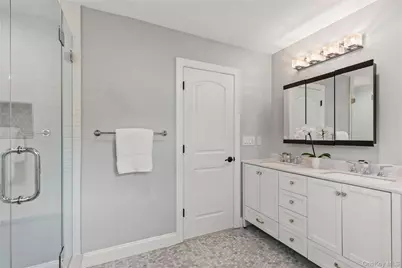 8 Rugby Road, New Rochelle, NY 10804 - Photo 27
