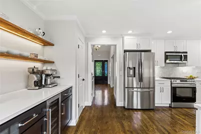 8 Rugby Road, New Rochelle, NY 10804 - Photo 13