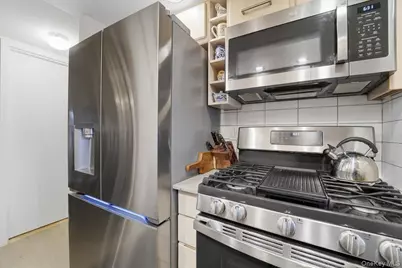 10 Stewart Place #5HW, White Plains, NY 10603 - Photo 11