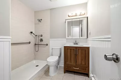 801 S Long Beach Avenue, Freeport, NY 11520 - Photo 21