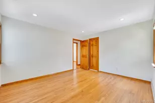 306 Jackson Ave, Syosset, NY 11791 - Photo 11