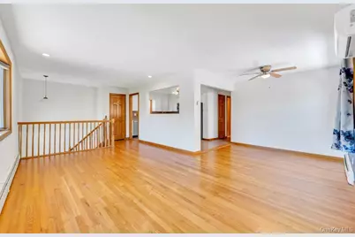 306 Jackson Avenue, Syosset, NY 11791 - Photo 9