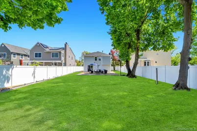 306 Jackson Avenue, Syosset, NY 11791 - Photo 25