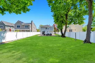 306 Jackson Ave, Syosset, NY 11791 - Photo 25