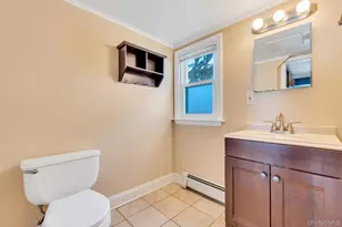 306 Jackson Ave, Syosset, NY 11791 - Photo 17