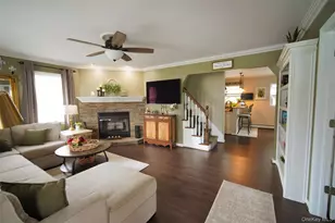 242 N 5th St, Lindenhurst, NY 11757 - Photo 5