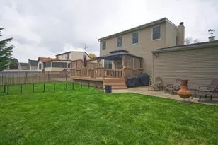 242 N 5th St, Lindenhurst, NY 11757 - Photo 17
