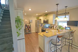 242 N 5th St, Lindenhurst, NY 11757 - Photo 9