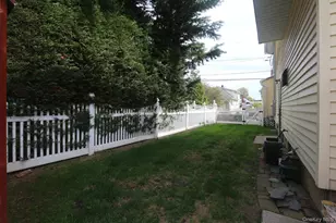 70 McKee St, Floral Park, NY 11001 - Photo 23