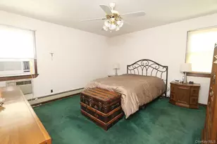 70 McKee St, Floral Park, NY 11001 - Photo 15