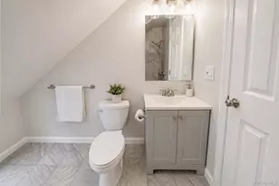82 Elm Dr N, Levittown, NY 11756 - Photo 21