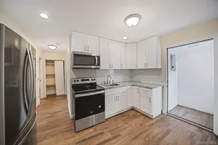 82 Elm Dr N, Levittown, NY 11756 - Photo 5