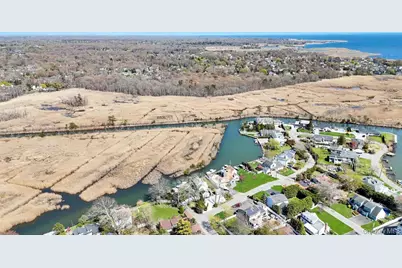 70 Featherbed Lane, Oakdale, NY 11769 - Photo 13