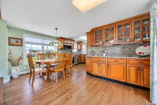 70 Featherbed Ln, Oakdale, NY 11769 - Photo 25