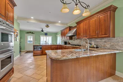 725 Scranton Avenue, East Rockaway, NY 11518 - Photo 9