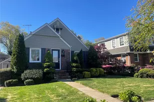 145 Wilton St, New Hyde Park, NY 11040 - Photo 1