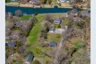 60A Union Avenue, Center Moriches, NY 11934 - Photo 45