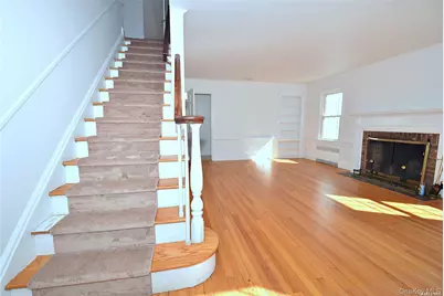 27 N Lewis, Rockville Centre, NY 11570 - Photo 3