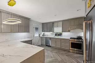 57 Berkley Rd, Mineola, NY 11501 - Photo 11
