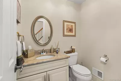 152 Pace Drive S, West Islip, NY 11795 - Photo 15