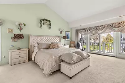 152 Pace Drive S, West Islip, NY 11795 - Photo 21
